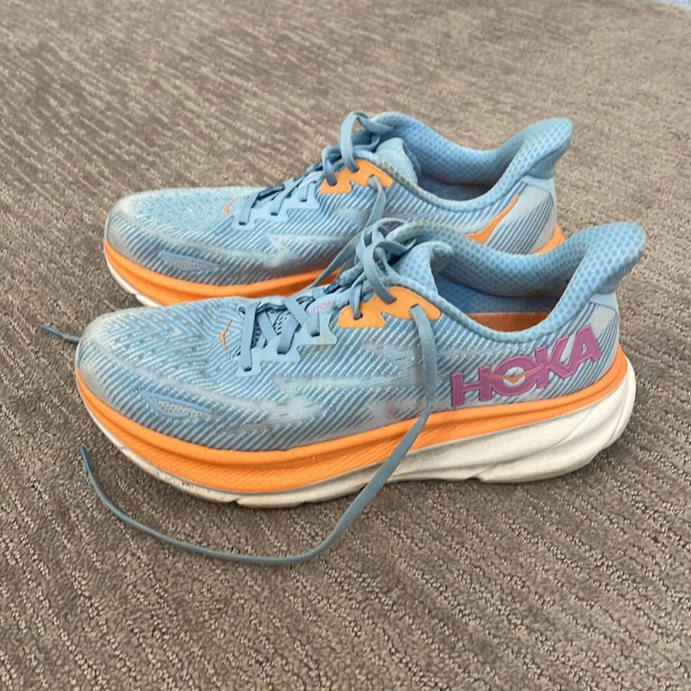 Like new hokas